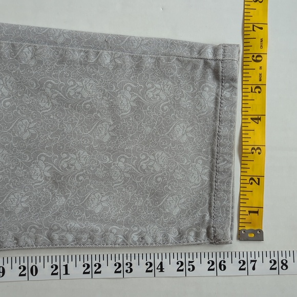 NYDJ Floral Lift Tuck Technology Ankle Jeans 12 Gray Pattern - Picture 14 of 15